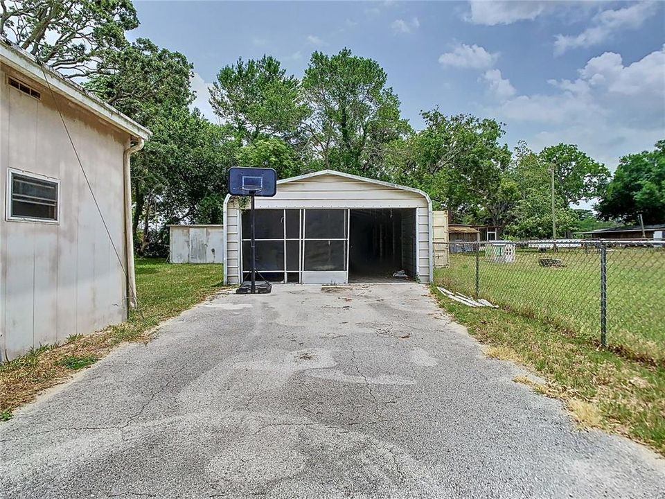 Active With Contract: $225,000 (3 beds, 2 baths, 1728 Square Feet)