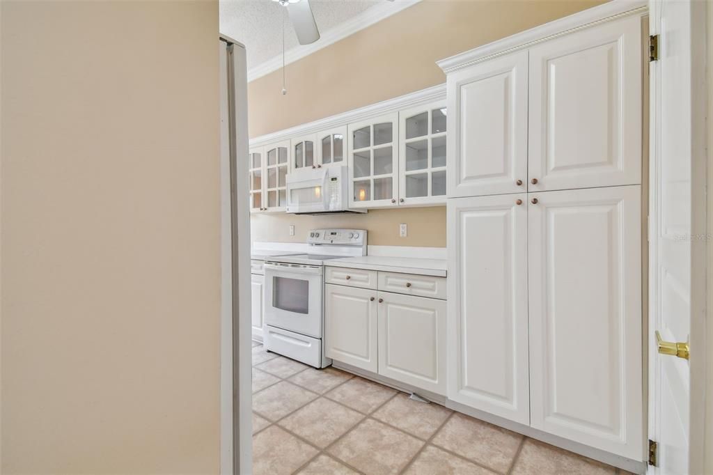 For Sale: $269,000 (2 beds, 2 baths, 1660 Square Feet)