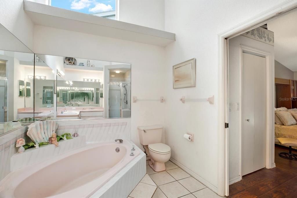 待售: $300,000 (2 贝兹, 2 浴室, 1496 平方英尺)