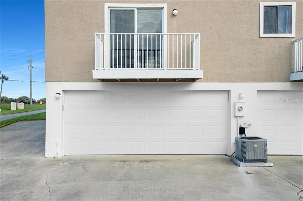 Active With Contract: $384,900 (3 beds, 2 baths, 1418 Square Feet)