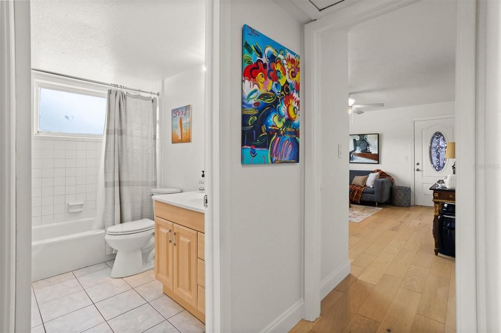 待售: $272,000 (2 贝兹, 2 浴室, 1155 平方英尺)