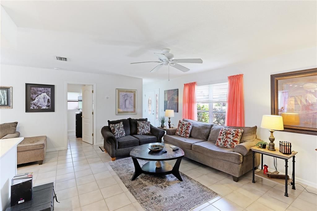 For Sale: $470,000 (2 beds, 2 baths, 1332 Square Feet)