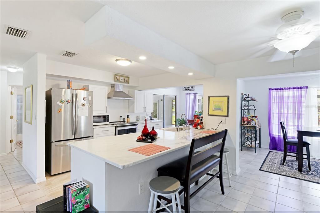 For Sale: $470,000 (2 beds, 2 baths, 1332 Square Feet)