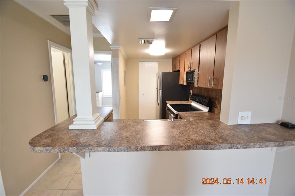 For Rent: $1,200 (1 beds, 1 baths, 682 Square Feet)