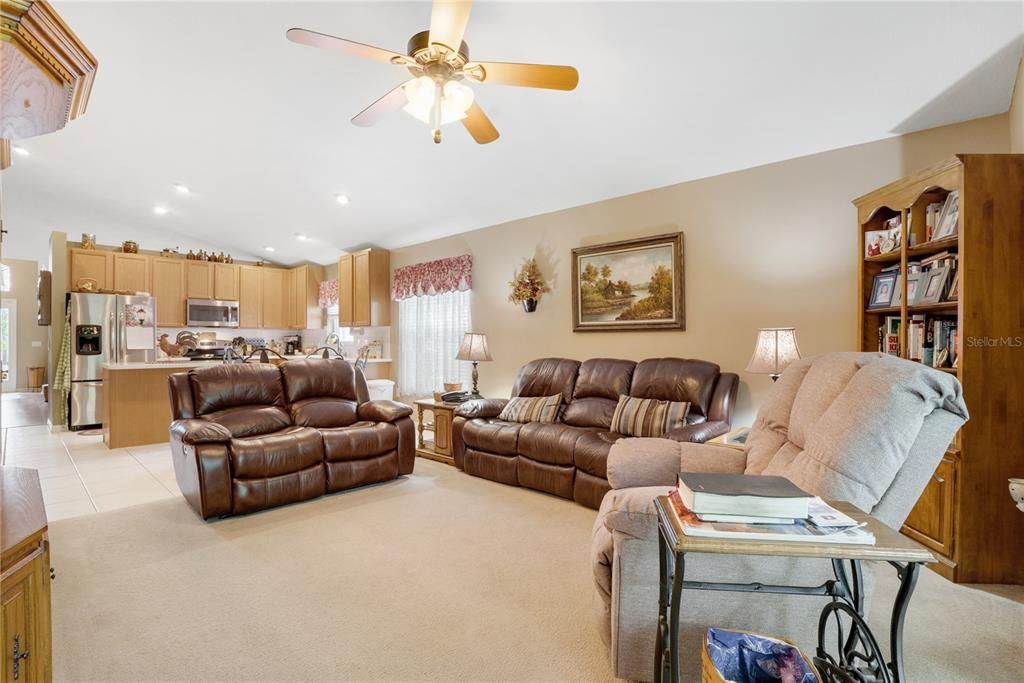 11453 Heritage Point Dr. Living Room