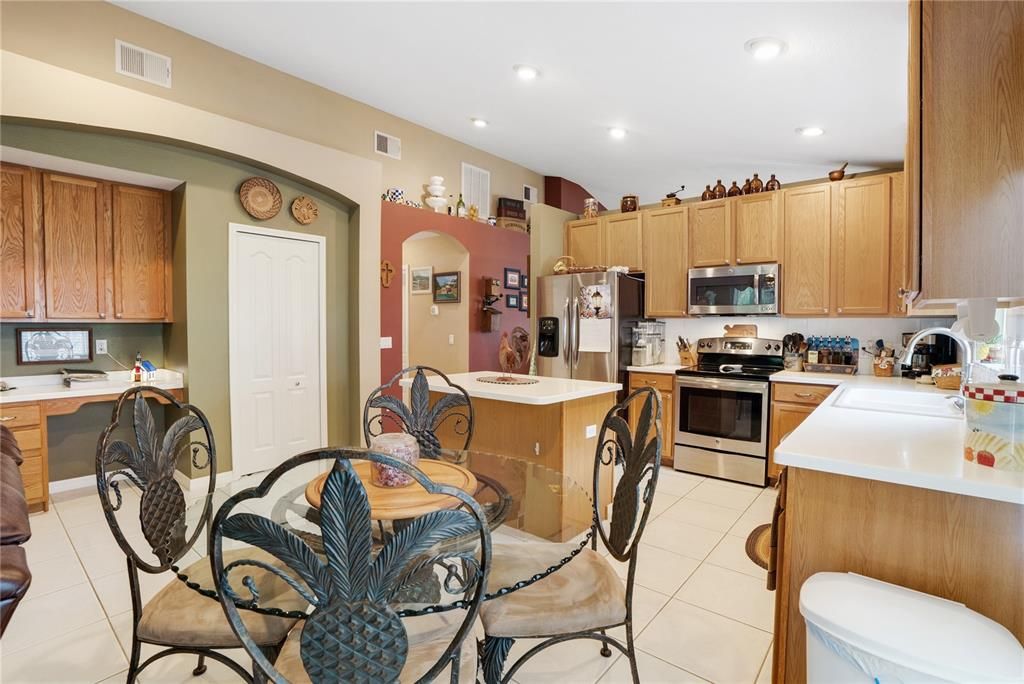 11453 Heritage Point Dr. Kitchen/ Dinning room Combo