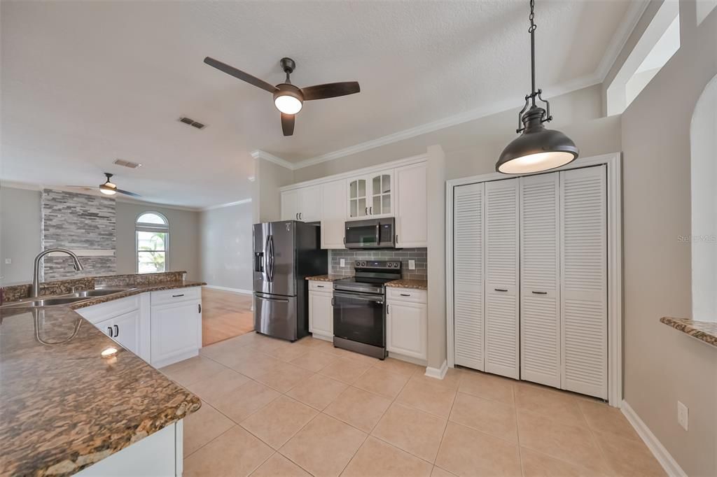 Active With Contract: $489,000 (3 beds, 2 baths, 2103 Square Feet)