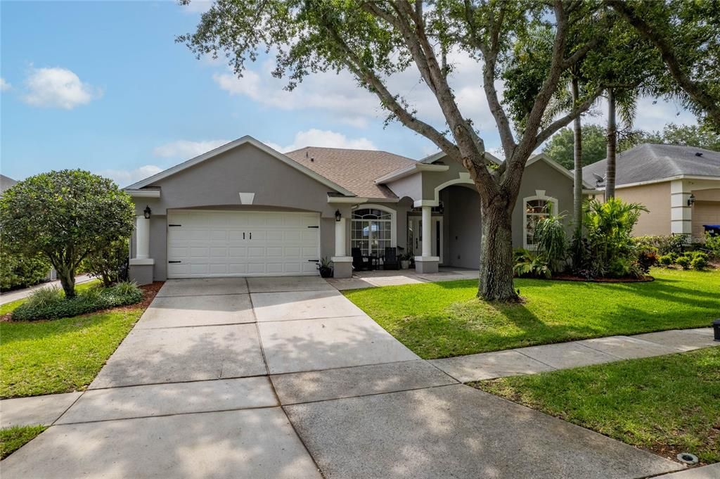 Active With Contract: $850,000 (4 beds, 3 baths, 2413 Square Feet)