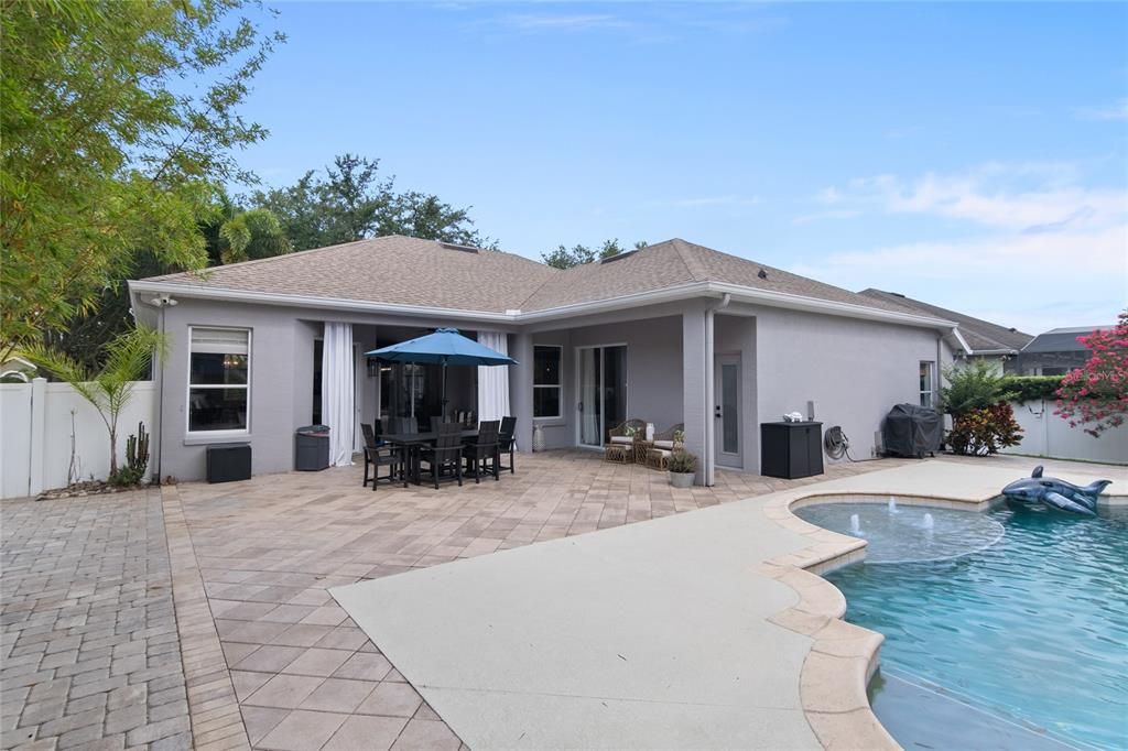 Active With Contract: $850,000 (4 beds, 3 baths, 2413 Square Feet)