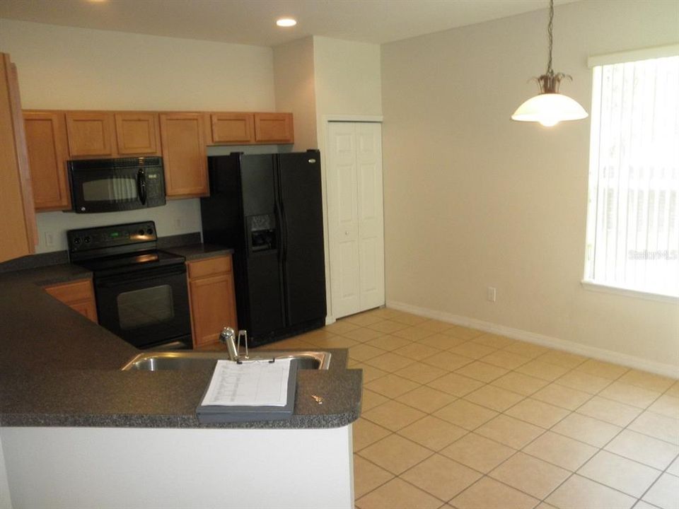 For Rent: $2,295 (3 beds, 2 baths, 1537 Square Feet)