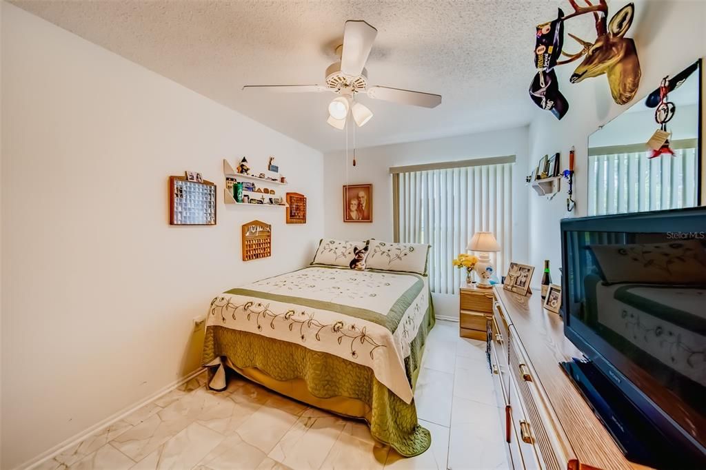 For Sale: $152,499 (2 beds, 1 baths, 825 Square Feet)