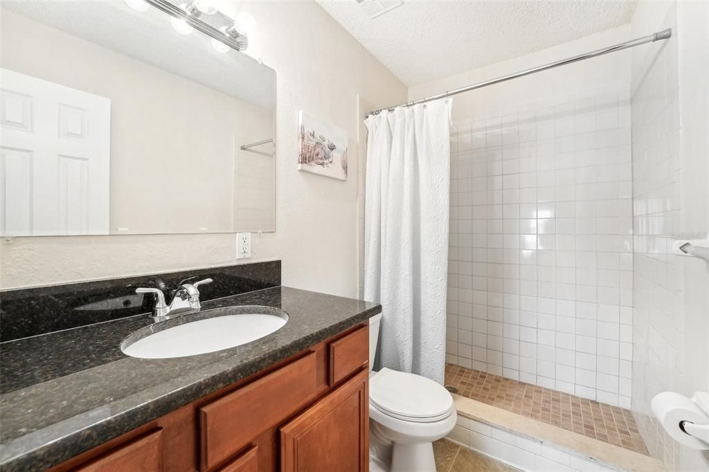 For Sale: $175,000 (2 beds, 2 baths, 1008 Square Feet)