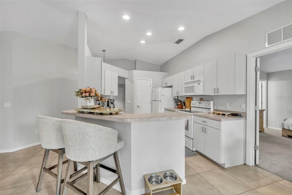 Active With Contract: $320,000 (3 beds, 2 baths, 1356 Square Feet)