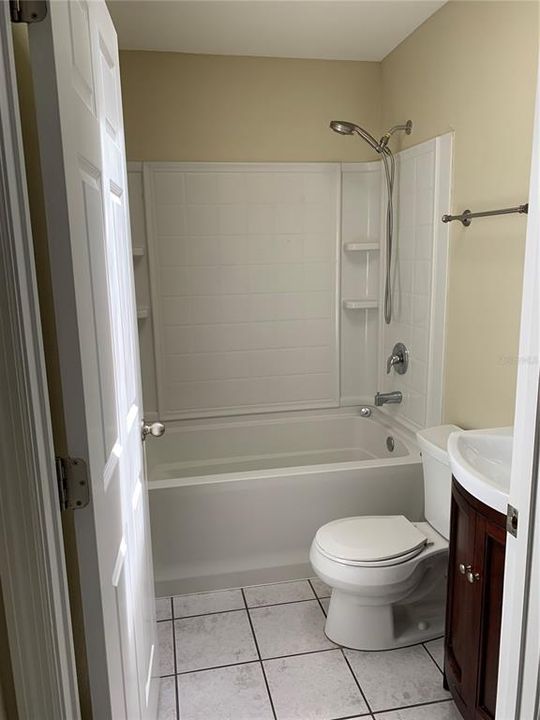 bathroom 2 w/ tub shower