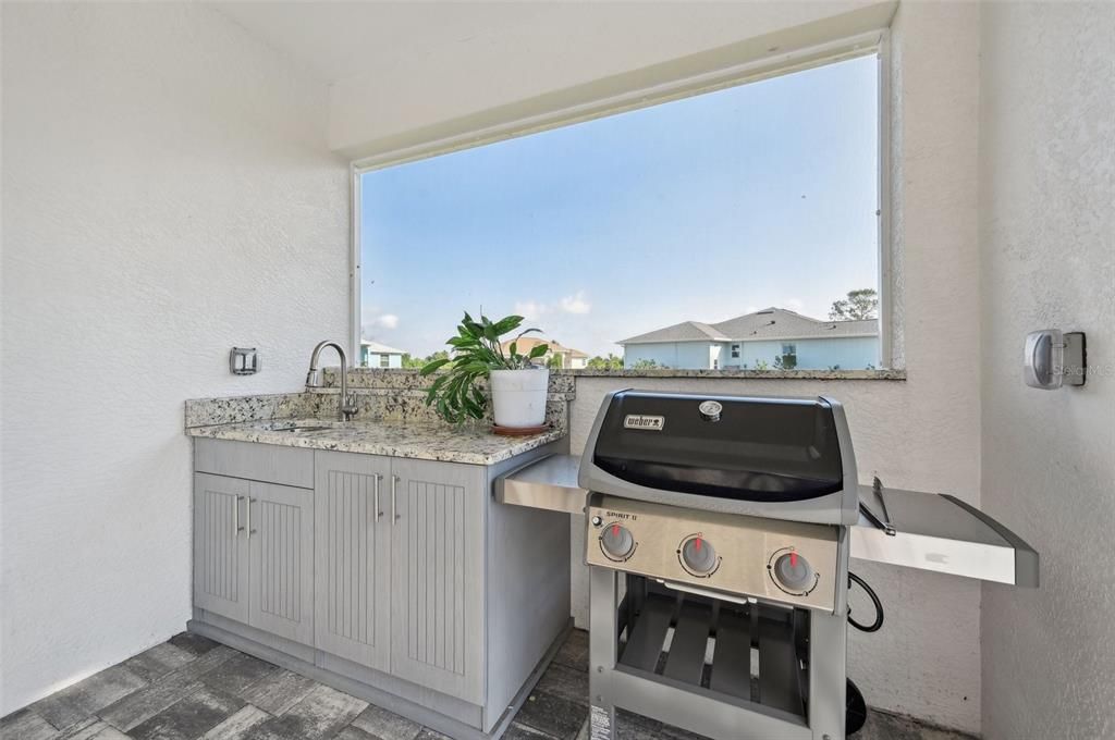 Wet bar with granite