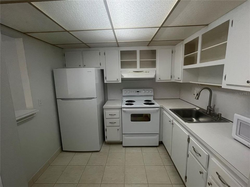 For Rent: $1,550 (1 beds, 1 baths, 800 Square Feet)