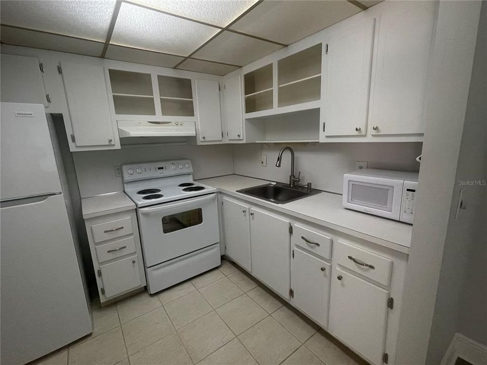 For Rent: $1,550 (1 beds, 1 baths, 800 Square Feet)