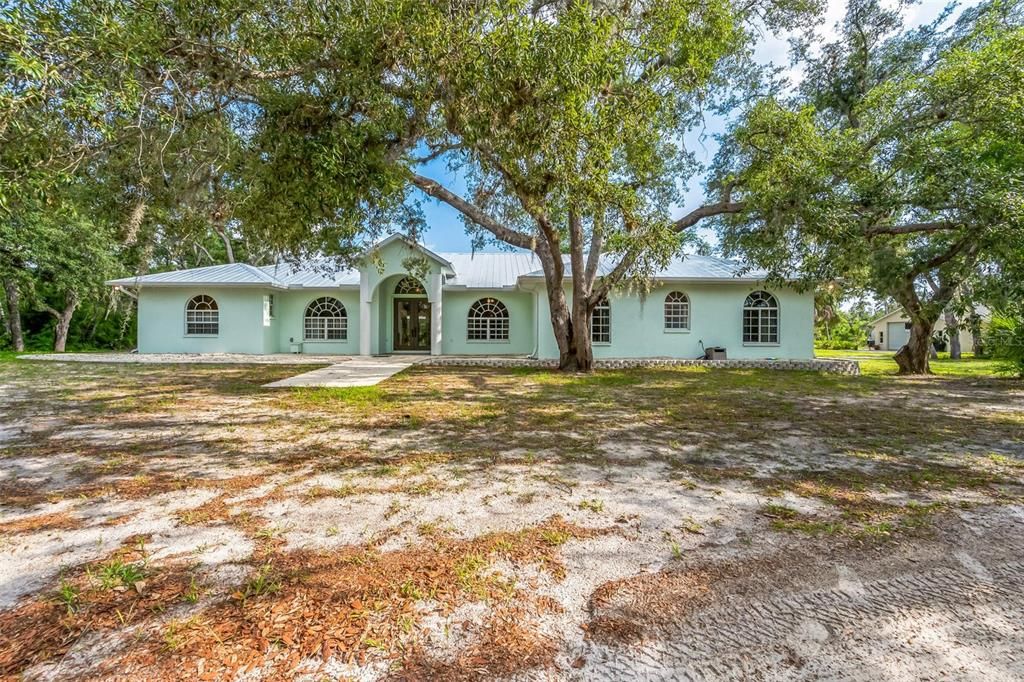 Recently Sold: $870,000 (4 beds, 2 baths, 2883 Square Feet)