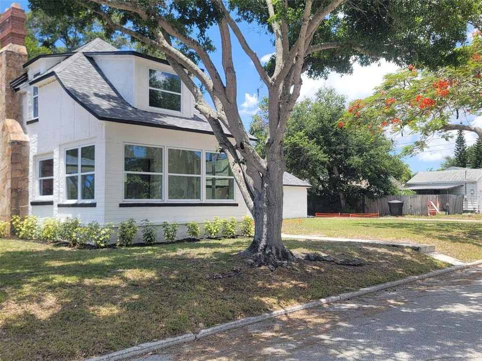 For Sale: $740,000 (3 beds, 2 baths, 2280 Square Feet)