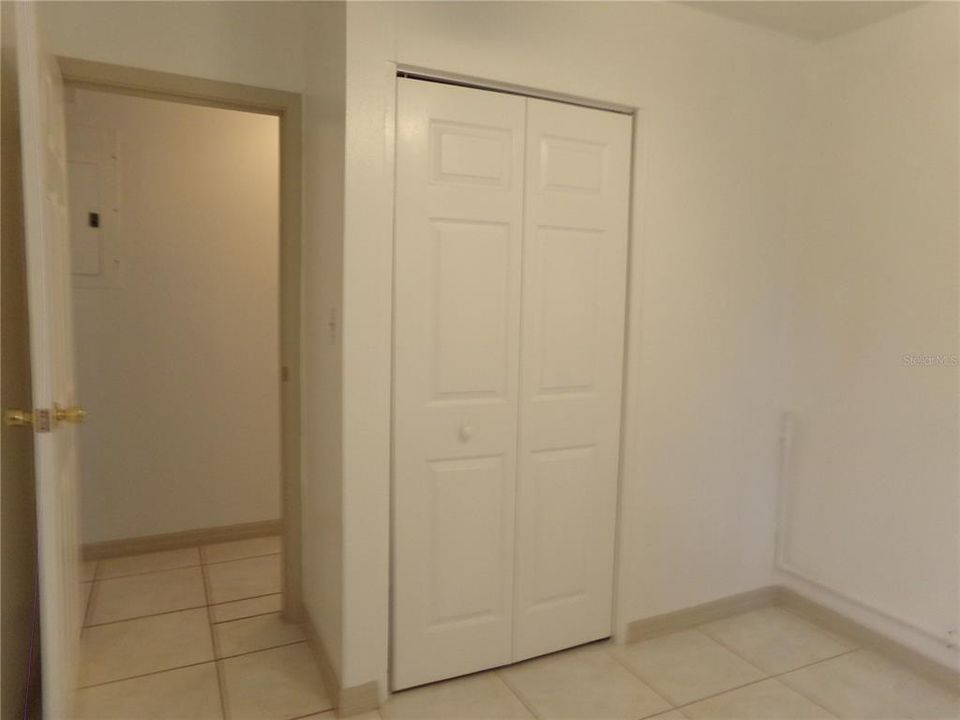 Active With Contract: $219,900 (2 beds, 1 baths, 1075 Square Feet)