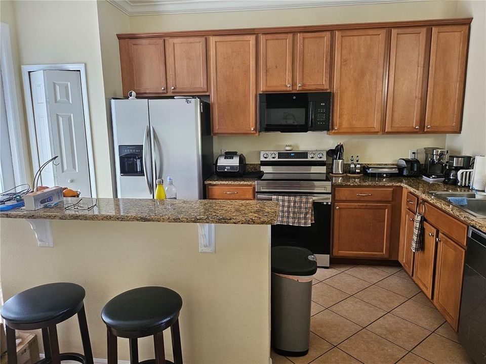 For Rent: $2,600 (3 beds, 2 baths, 1606 Square Feet)