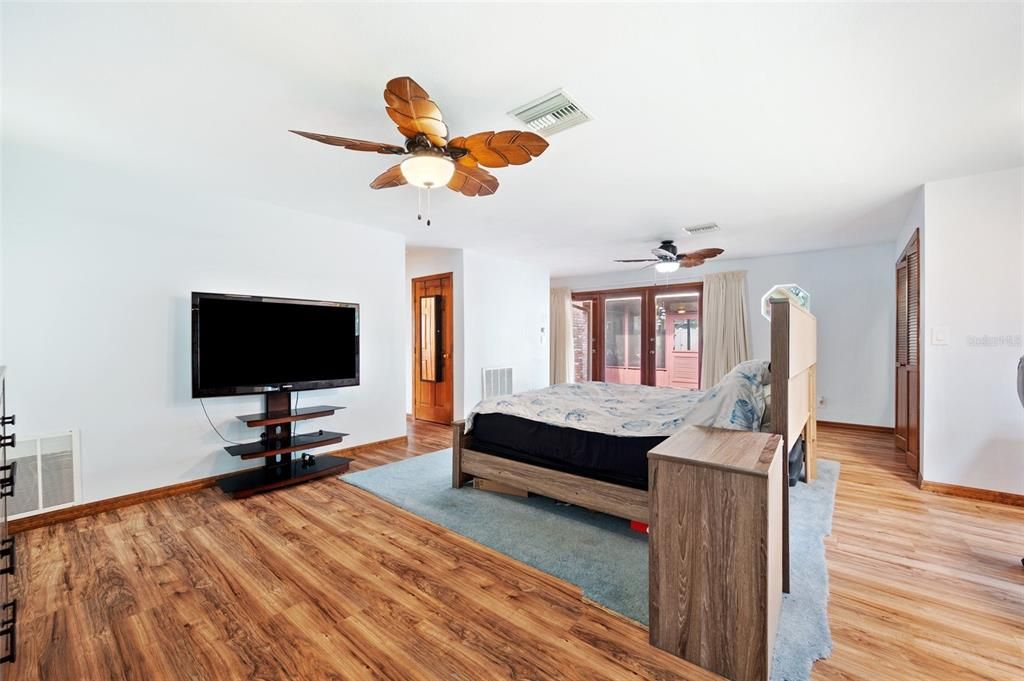 Active With Contract: $730,000 (4 beds, 3 baths, 2545 Square Feet)