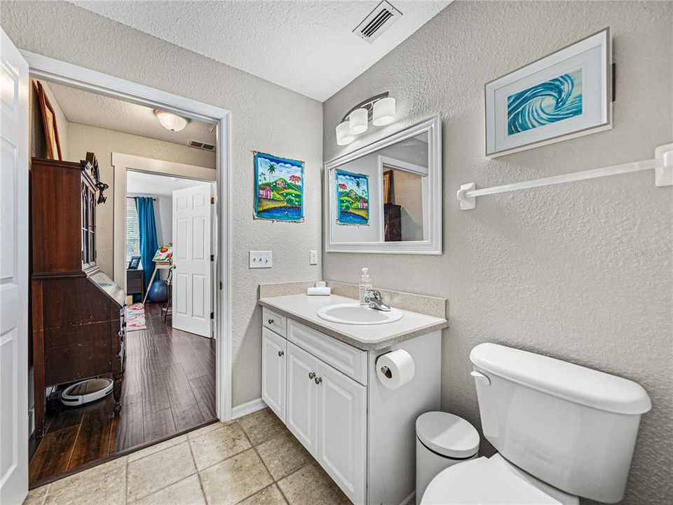 Active With Contract: $339,900 (3 beds, 2 baths, 1494 Square Feet)