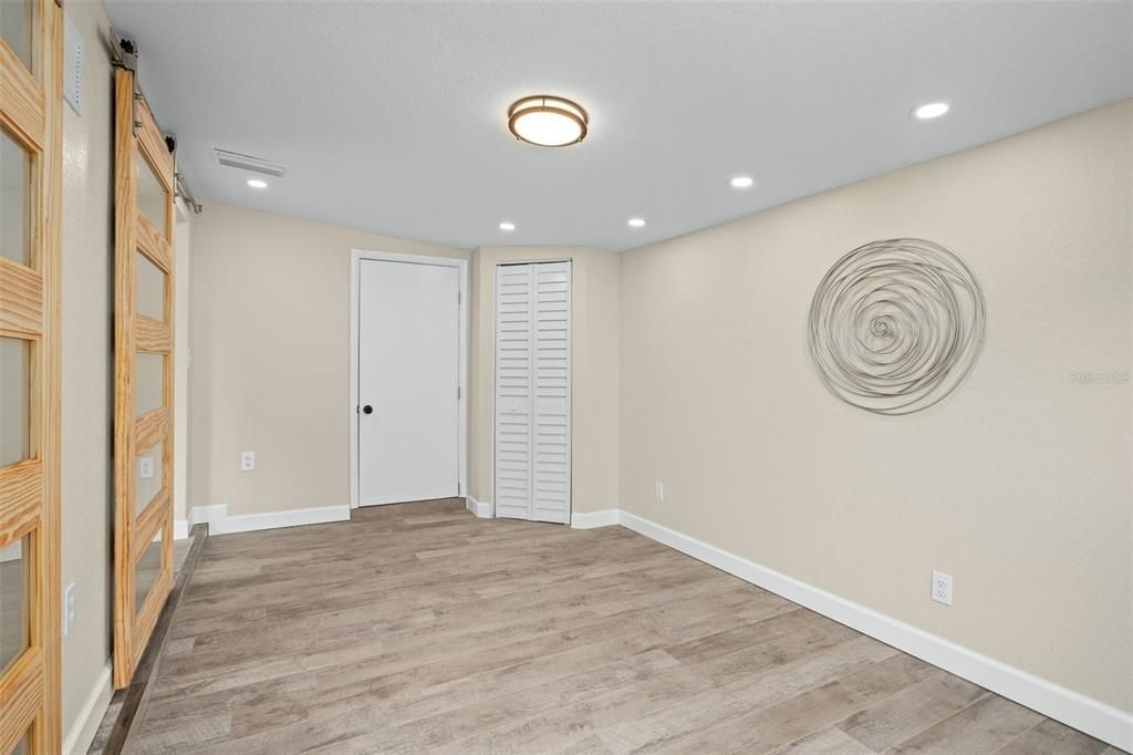 Active With Contract: $319,000 (4 beds, 2 baths, 1626 Square Feet)