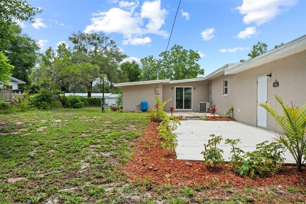 Active With Contract: $319,000 (4 beds, 2 baths, 1626 Square Feet)