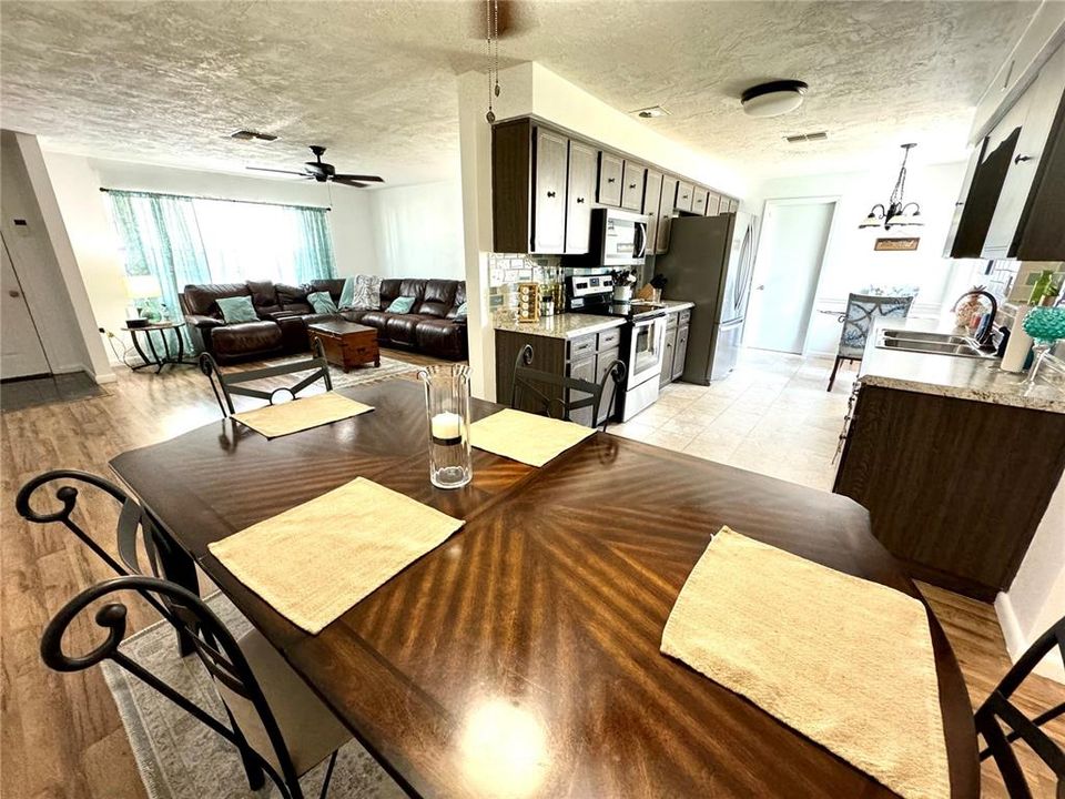 For Sale: $232,500 (2 beds, 2 baths, 1536 Square Feet)