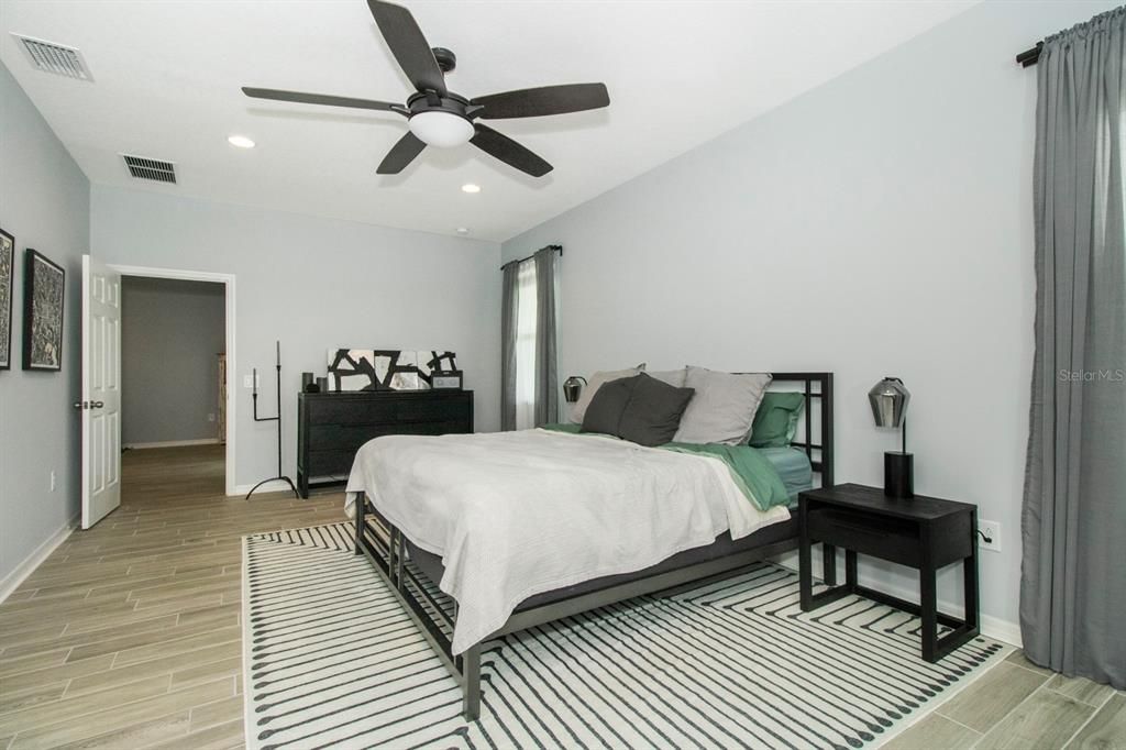 Active With Contract: $449,000 (3 beds, 2 baths, 2116 Square Feet)