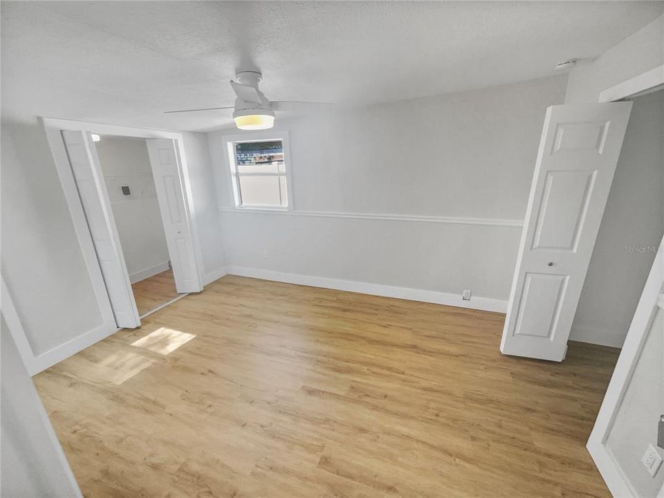 For Sale: $325,000 (3 beds, 1 baths, 837 Square Feet)