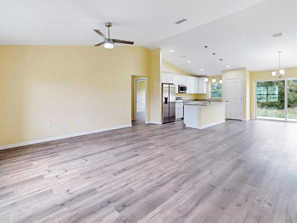 For Sale: $295,000 (3 beds, 2 baths, 1527 Square Feet)
