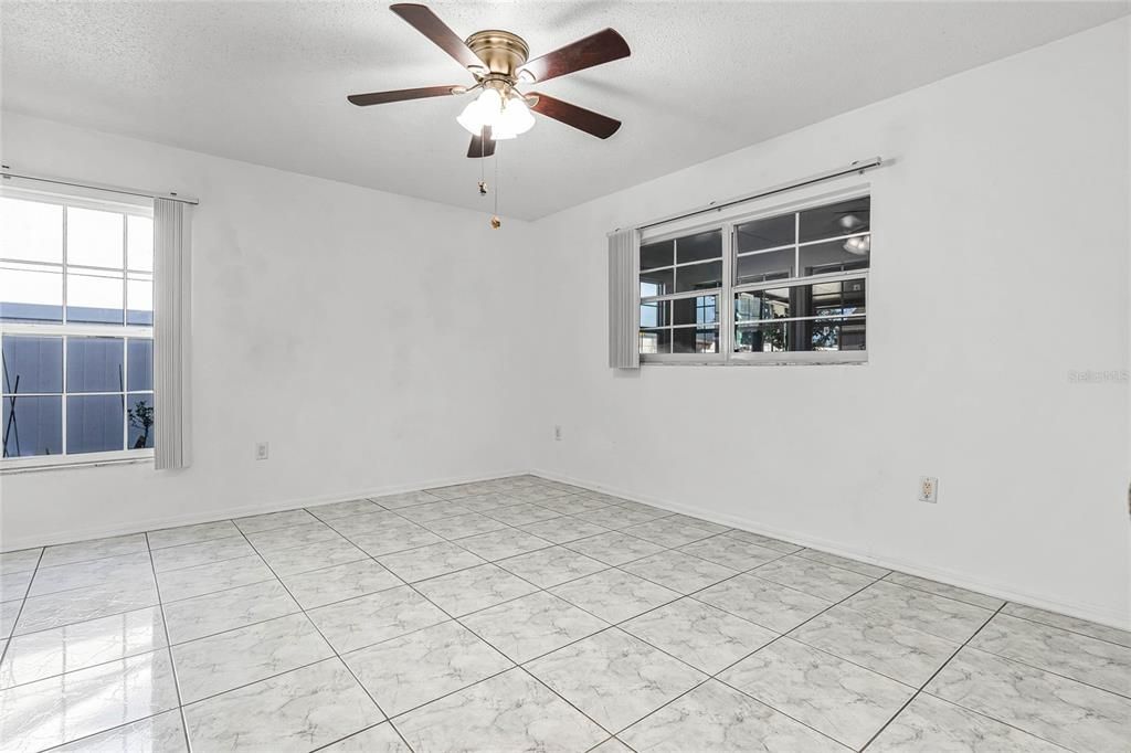 Active With Contract: $324,000 (3 beds, 2 baths, 1477 Square Feet)