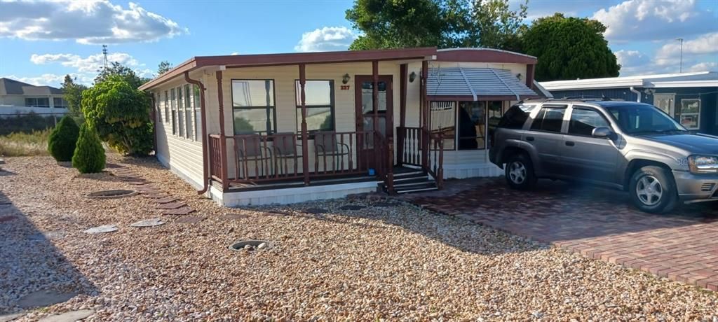 For Sale: $89,000 (2 beds, 1 baths, 858 Square Feet)