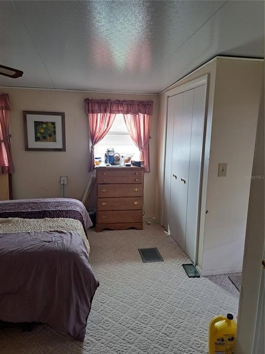 2nd bedroom