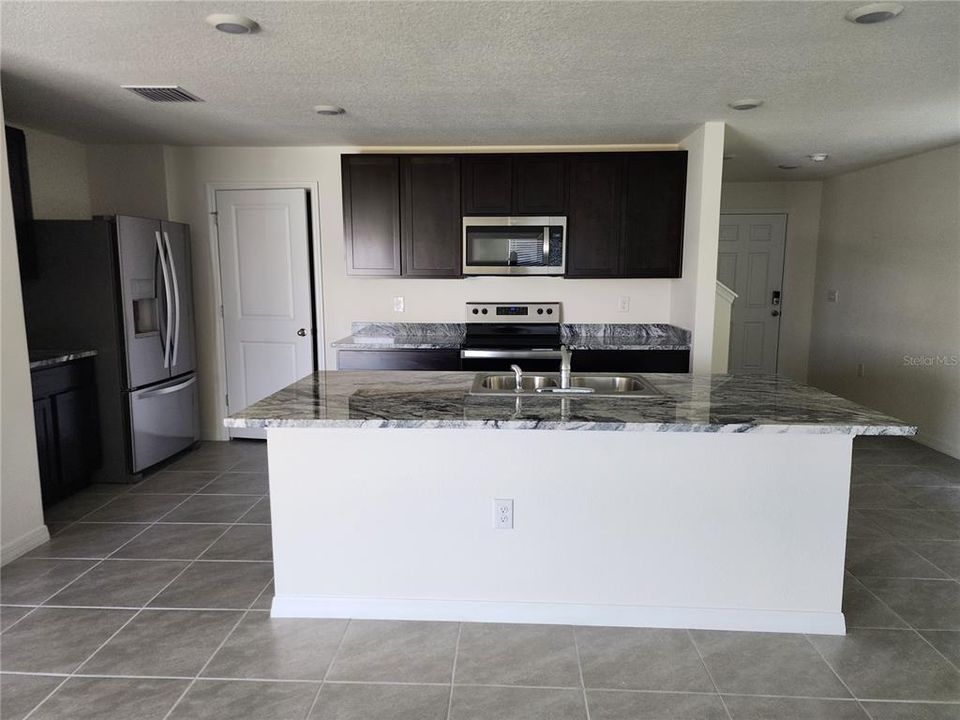 For Rent: $2,200 (4 beds, 2 baths, 2317 Square Feet)