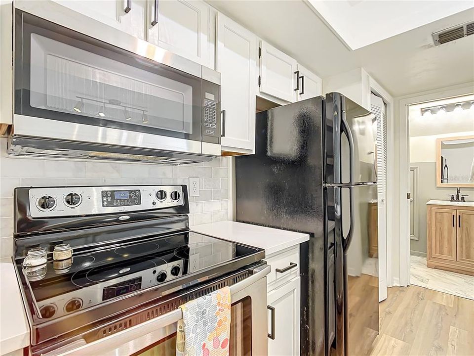 For Sale: $208,000 (2 beds, 1 baths, 1098 Square Feet)