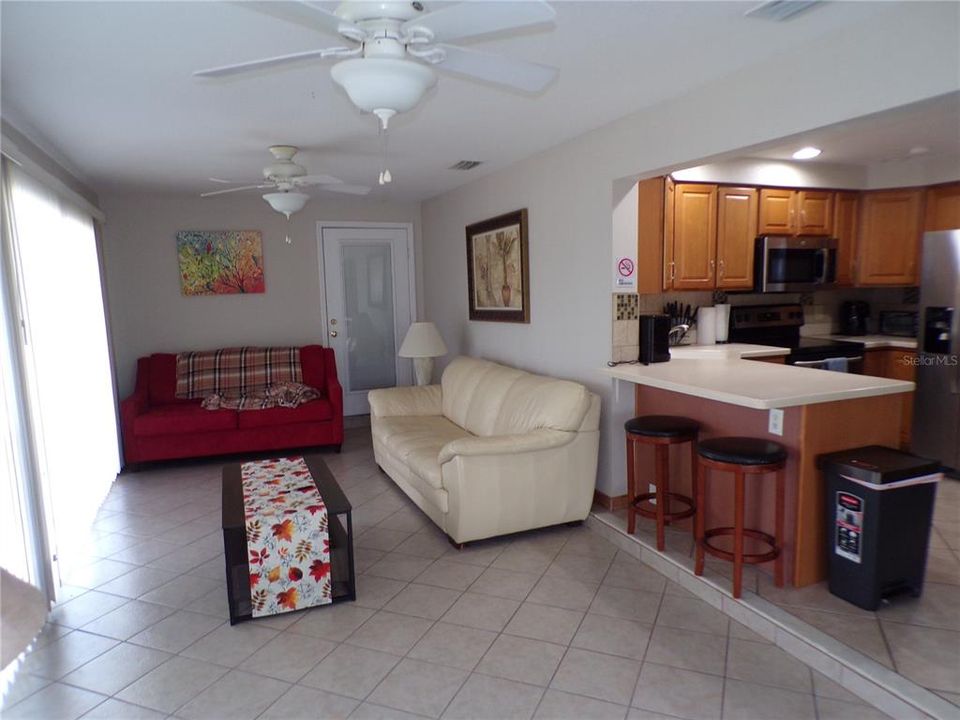 For Rent: $2,200 (2 beds, 2 baths, 1389 Square Feet)
