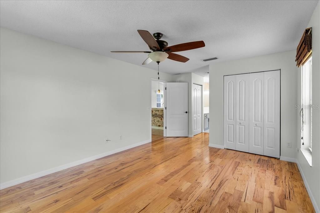 For Sale: $369,900 (3 beds, 2 baths, 1295 Square Feet)