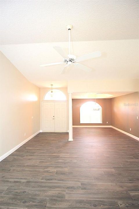 For Rent: $2,945 (3 beds, 2 baths, 1883 Square Feet)