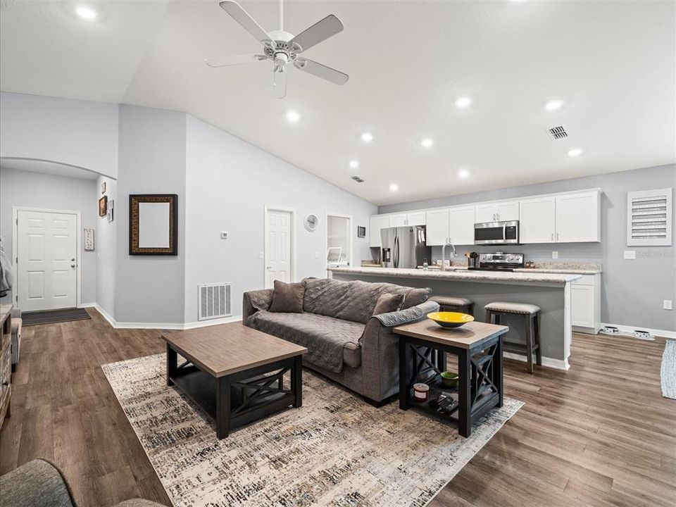 Active With Contract: $358,000 (4 beds, 2 baths, 1707 Square Feet)