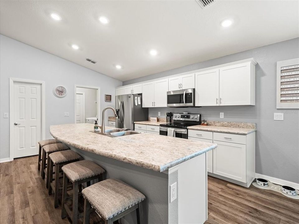 Active With Contract: $358,000 (4 beds, 2 baths, 1707 Square Feet)