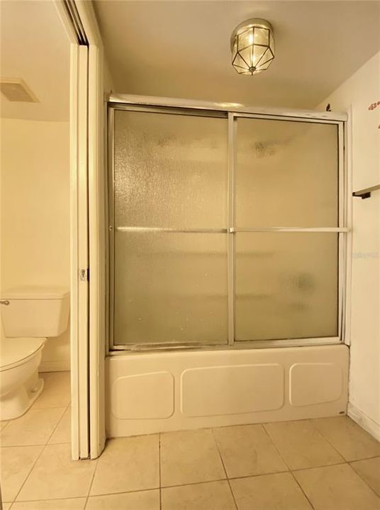 Active With Contract: $219,900 (2 beds, 1 baths, 1190 Square Feet)