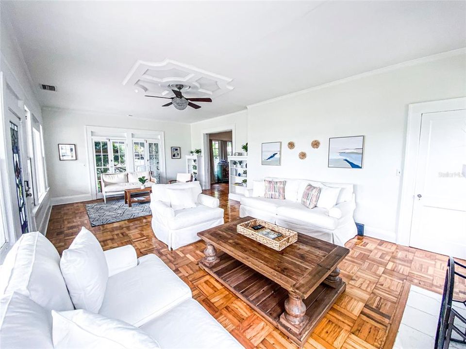 For Sale: $3,495,000 (4 beds, 3 baths, 2652 Square Feet)