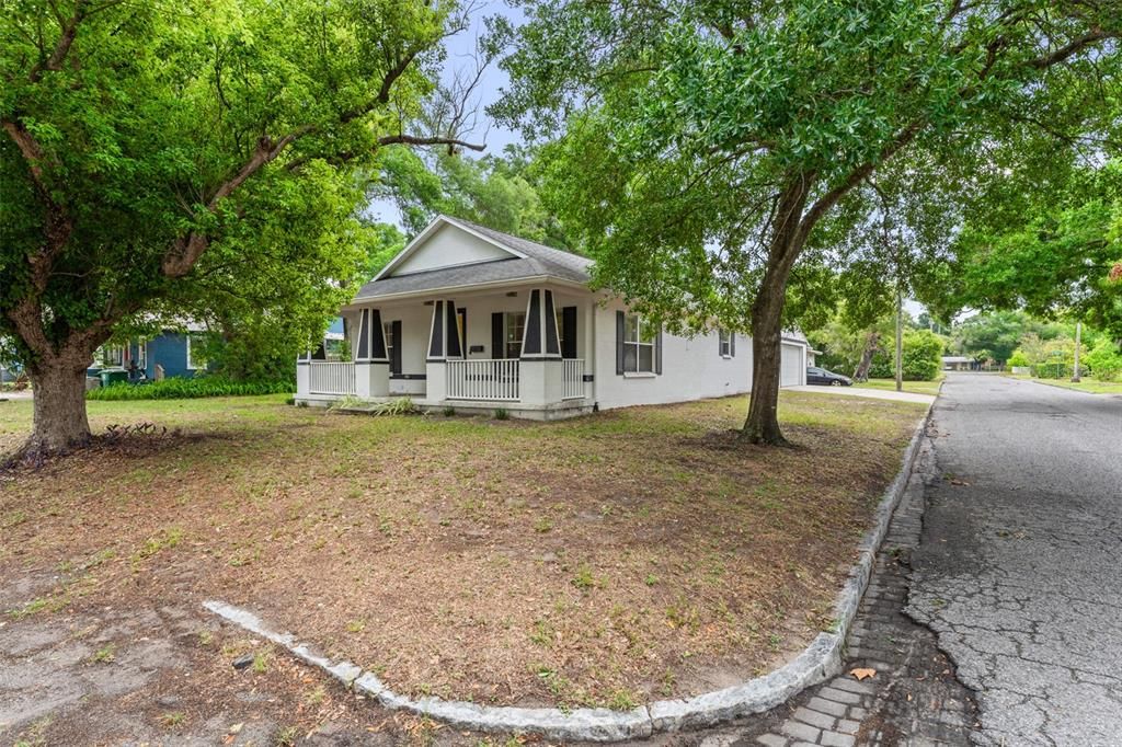 For Sale: $475,000 (3 beds, 2 baths, 1276 Square Feet)