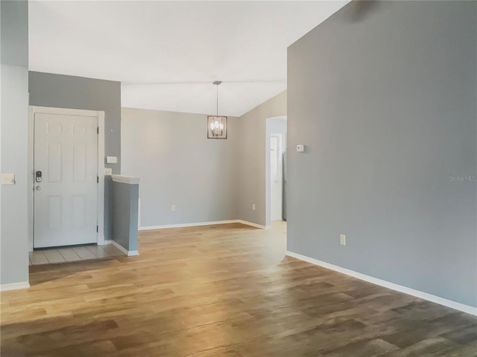For Sale: $335,000 (3 beds, 2 baths, 1232 Square Feet)