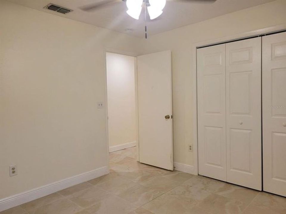 Active With Contract: $1,795 (2 beds, 2 baths, 1403 Square Feet)