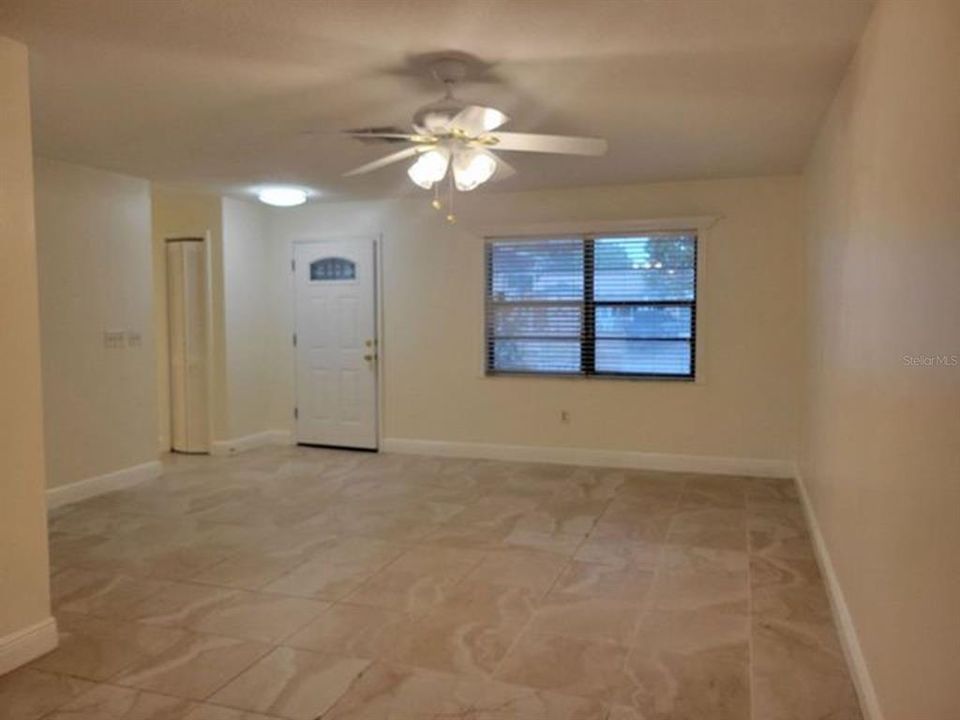 Active With Contract: $1,795 (2 beds, 2 baths, 1403 Square Feet)