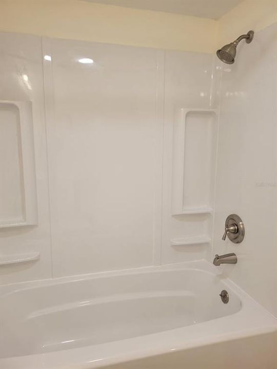 Active With Contract: $1,795 (2 beds, 2 baths, 1403 Square Feet)